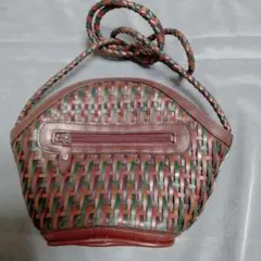 編み込みデザイン 本革ショルダーバック