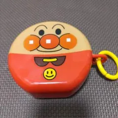 （アンパンマンミュージアムで購入）アンパンマン お菓子入れ 赤/ベージュ