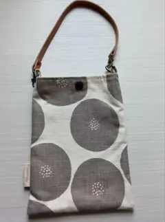 ポーチ　小物入れ　(ショルダーつけて)サコッシュに♪