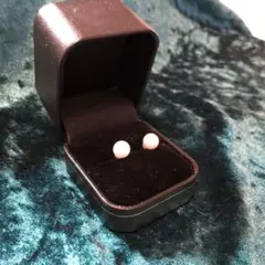 アコヤ真珠・ピアス (k14wg.芯・キャッチ) グリーン系 両耳用