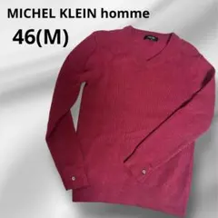 vネックレッドセーター