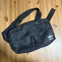 adidas アディダス モノグラム ボディバッグ
