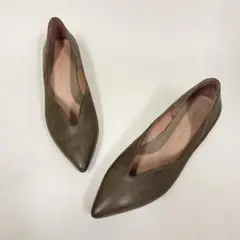未使用級！　ラボキゴシワークス　エミコカミシマ　Vカット　ローヒールパンプス