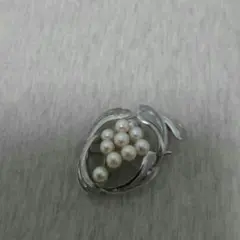 パールブローチです。