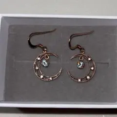 三日月型ピアス ピンクゴールド