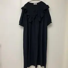 パフスリーブ　フリル　ボタンワンピース