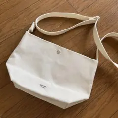 オーシバル　ショルダーバッグ　白　美品　ダントン　ビショップのサムネイル