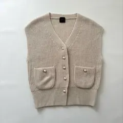 美品　スピック&スパン　蛙ニットベスト　パールボタン　F アイボリー　Vネック