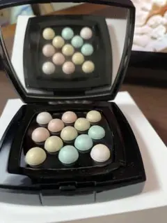 CHANEL LES PERLES DE CHANEL プレストパウダーのサムネイル