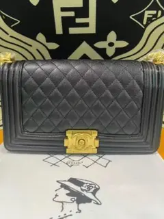 CHANELブラックレザー ショルダーバッグ