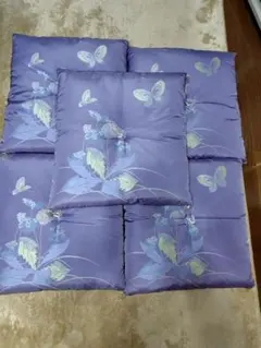 12月15日までの出品　紫色の蝶模様座布団5個セット
