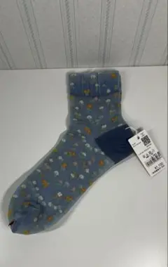 【靴下屋】ブルー系花柄透け感ソックス 22.5〜24.5㎝