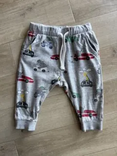 車と動物プリントのカジュアルパンツ