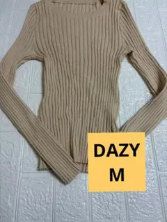 DAZY Uネック長袖Tシャツ Ｍサイズ　ライトベージュ　5