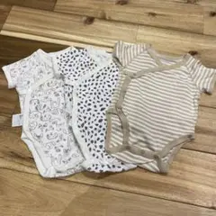 ユニクロ ベビー肌着　前あき　ボディスーツ　半袖　ロンパース　60 3枚セット