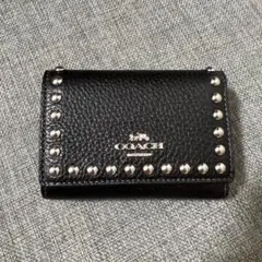 COACH スタッズ 三つ折り短財布 黒 シルバー 折りたたみ