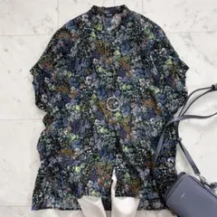 極美品✨レサージュ　DEVEAUX タックスリーブシャツ　グリーン系　花柄のサムネイル