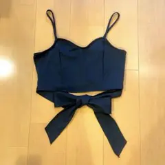 【美品】ビスチェ　背中リボン　ブラック　リボン付き黒クロップドトップ