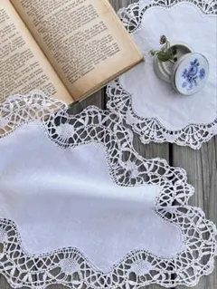 [SALE] Old French classic hand-knitted doilies set of 2 | Bobbin lace, linen mat