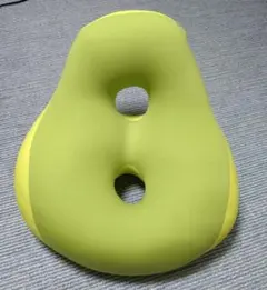 新品未使用【MOGUビーズ円座クッション】 緑色 穴あきデザイン