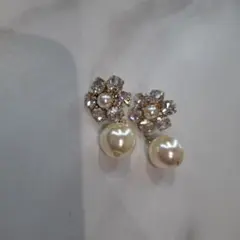 フラワーモチーフ パール ビジュー ピアス