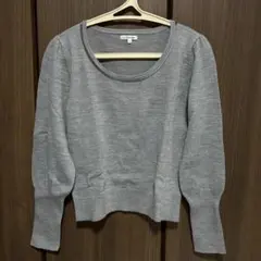 グレー ニット クルーネック パフスリーブ