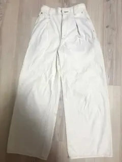 GU ホワイト ワイドパンツ　週末限定価格