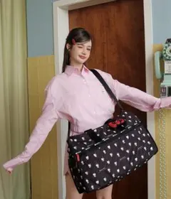 LeSportsac Hello Kitty ポーチ付き ボストンバッグのサムネイル
