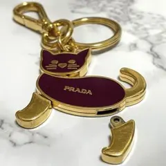 ほぼ未使用 PRADA プラダ 猫型 キーホルダー チャーム ゴールドｘブラック ほぼ未使用 PRADA プラダ 猫型 キーホルダー チャーム ゴールドx