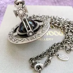 ヴィヴィアン　スモールオーナメントオーブネックレス