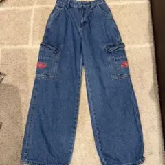 カーゴデニムパンツ刺繍ロゴ付き