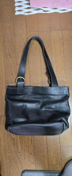 COACH（コーチ） ブラックレザーショルダーバッグ