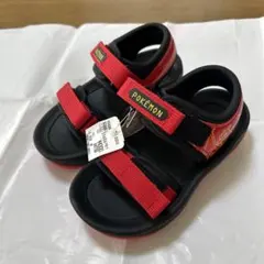 新品タグ付き　ポケモン/17センチ　赤×黒　リザードン　サンダル　送料込み