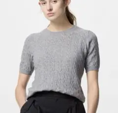 未使用品　UNIQLOグレー 半袖ニット