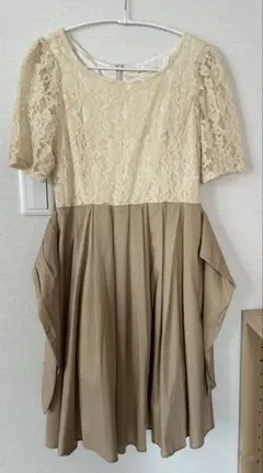 新品　dazzlin 半袖 半袖ワンピースベージュ　訳ありのサムネイル