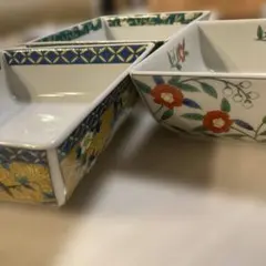 青と金の花柄陶器皿