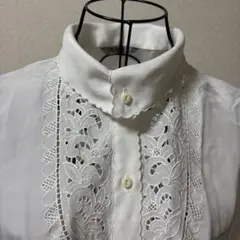 刺繍入りホワイト長袖シャツ