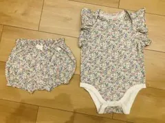 GAP 花柄ロンパース・ブルマセット