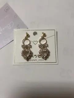 新品BANPI ゴールド ハート型ピアス
