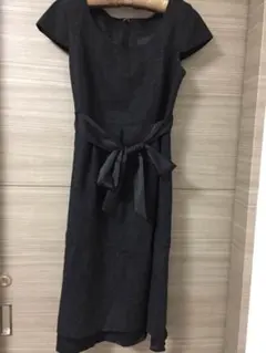 【再値下げ】アンタイトル フレンチスリーブワンピース 秋冬物