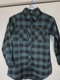 キッズ　緑と黒のチェック柄長袖シャツ