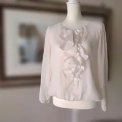 ２３区 トップス　ブラウス　フリル　ベージュ系　サイズ４４ 大きいサイズ