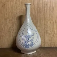 【GE】Z804【コレクター所蔵品】時代 李朝染付水注瓶 /骨董品 時代品 美術品 古美術品 朝鮮美術 中国古玩 Yahoo!オークション -「李朝白磁瓶」の落札相場・落札価格