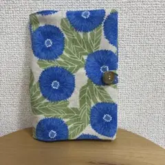 花柄ブルー×水玉／通帳カード入れ／お薬手帳、診察券入れ／母子手帳マルチケース