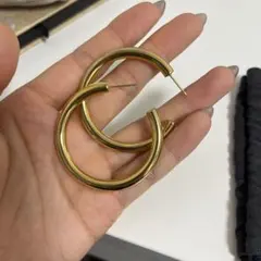 ゴールド フープピアス 中型