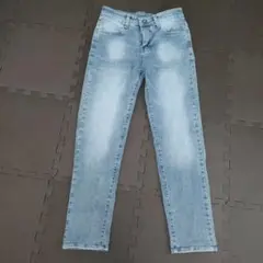 ライトブルー スリムフィット デニムパンツ
