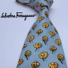 【美品】Salvatore Ferragamo/フェラガモ　ネクタイ　総柄