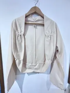 1枚あると便利！axes femme ベージュ 長袖ボレロカーディガン⭐︎