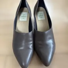 enchanted パンプス グレージュチャンキーヒールのサムネイル