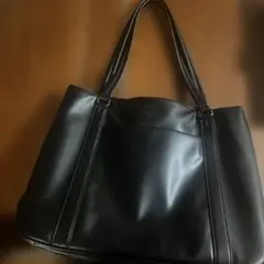 黒いレザービジネスバッグ